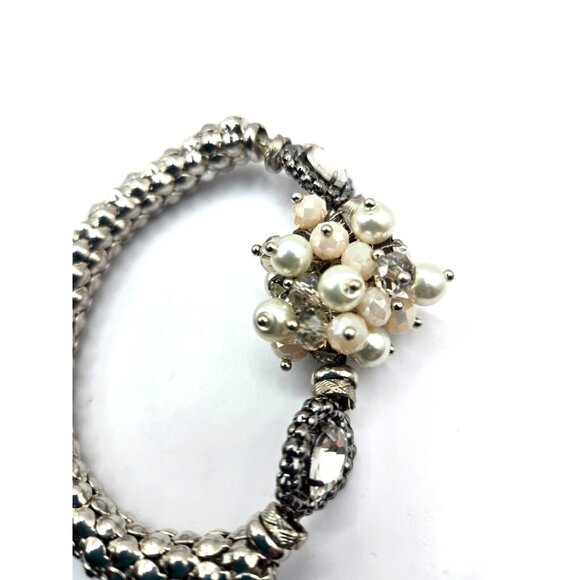 Pretty Silver Tone Faux Pearl crystal bead and Rhinestone textured Bracelet - Picture 7 of 7